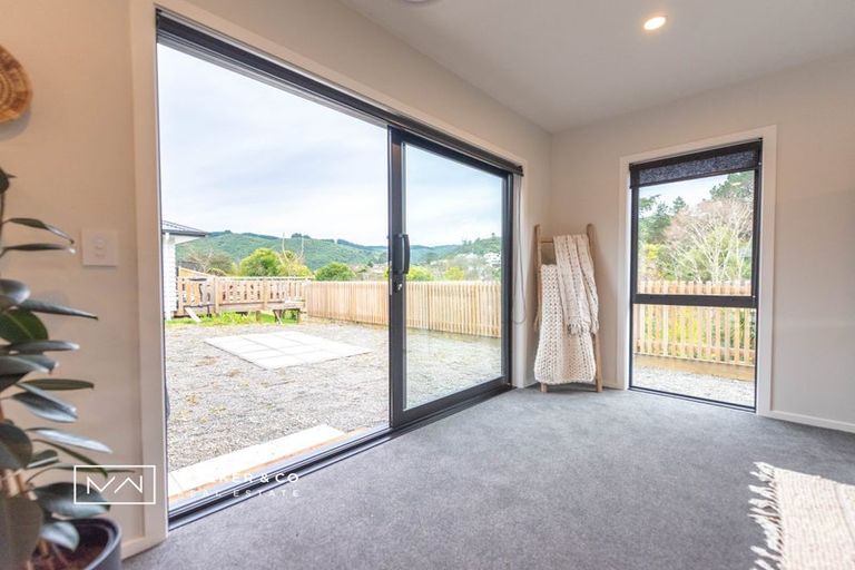 Photo of property in 2 Nikau Lane, Timberlea, Upper Hutt, 5018