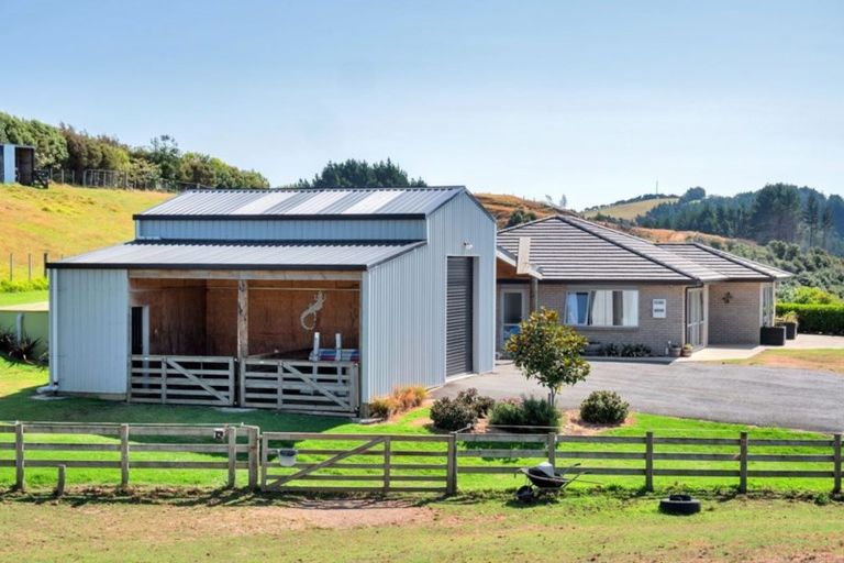 Photo of property in 140 Webber Road, South Head, Helensville, 0874