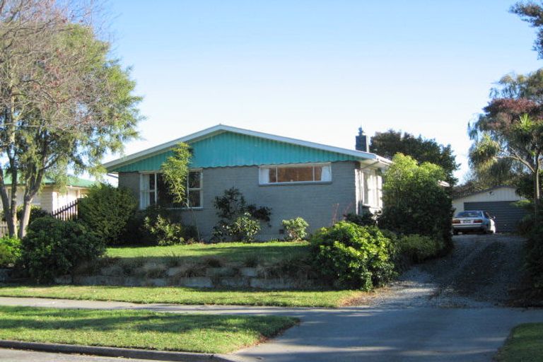 Photo of property in 114 Warren Crescent, Hillmorton, Christchurch, 8025