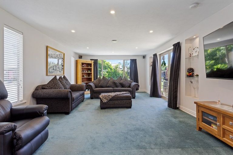 Photo of property in 22 Melford Close, Rangiora, 7400