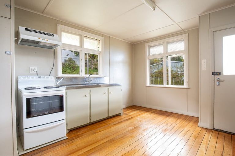 Photo of property in 147 Branxholm Street, Roxburgh, 9500