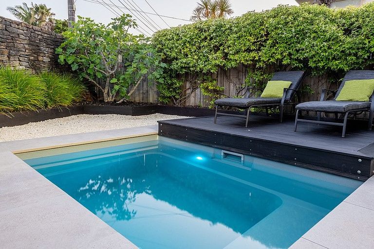 Photo of property in 2/35 Kowhai Road, Mairangi Bay, Auckland, 0630