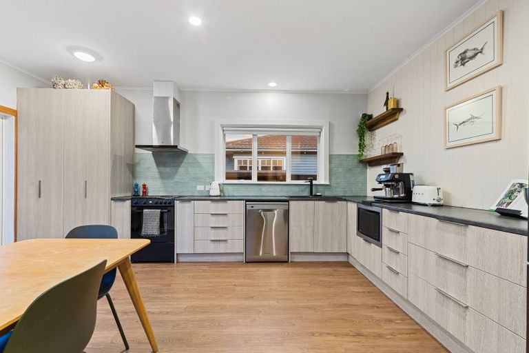 Photo of property in 8 Garnett Avenue, Spreydon, Christchurch, 8024