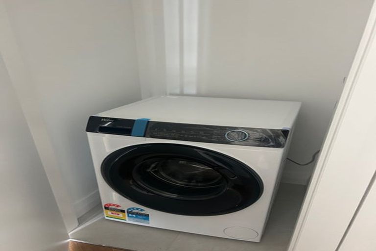 Photo of property in 8 Wilkinson Street, Oriental Bay, Wellington, 6011