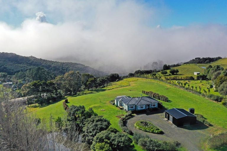 Photo of property in 147 Mcleod Road, South Head, Helensville, 0874