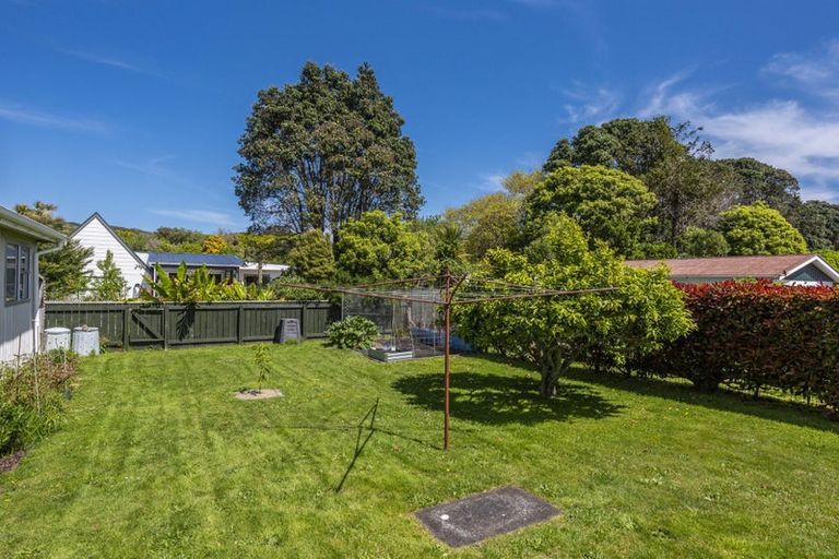 Photo of property in 20 Rimu Street, Waikanae, 5036
