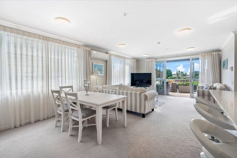 Photo of property in 58 Rewa Rewa Lane, Orewa, 0931