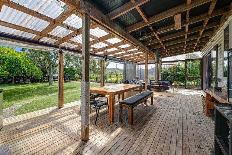 Photo of property in 2744 Kaipara Coast Highway, Glorit, Warkworth, 0984