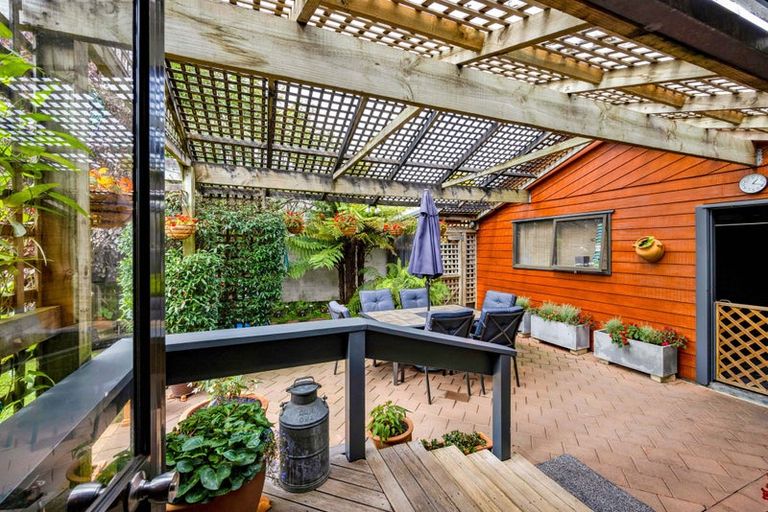 Photo of property in 33 Mccarthy Street, Hawera, 4610