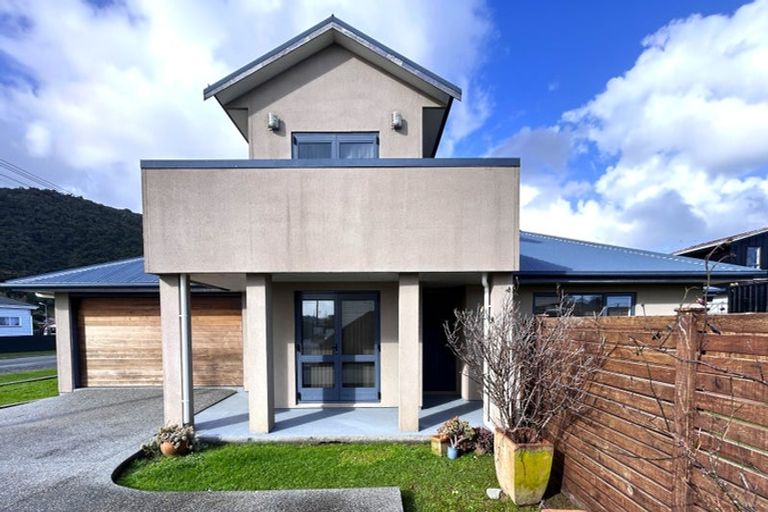 Photo of property in 122 Ward Street, Cobden, Greymouth, 7802