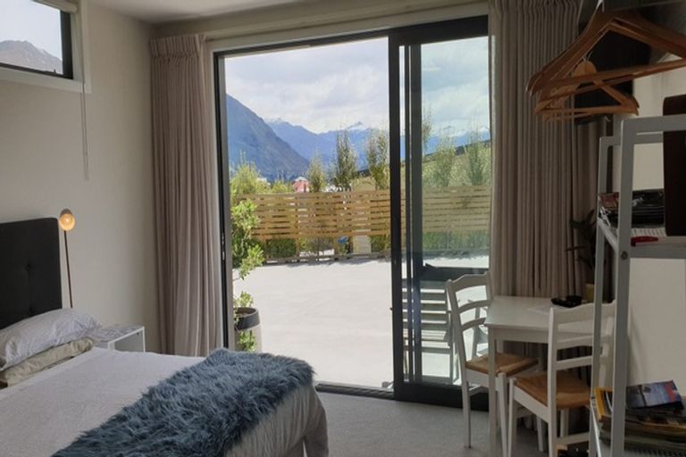 Photo of property in 8 Bovett Place, Wanaka, 9305