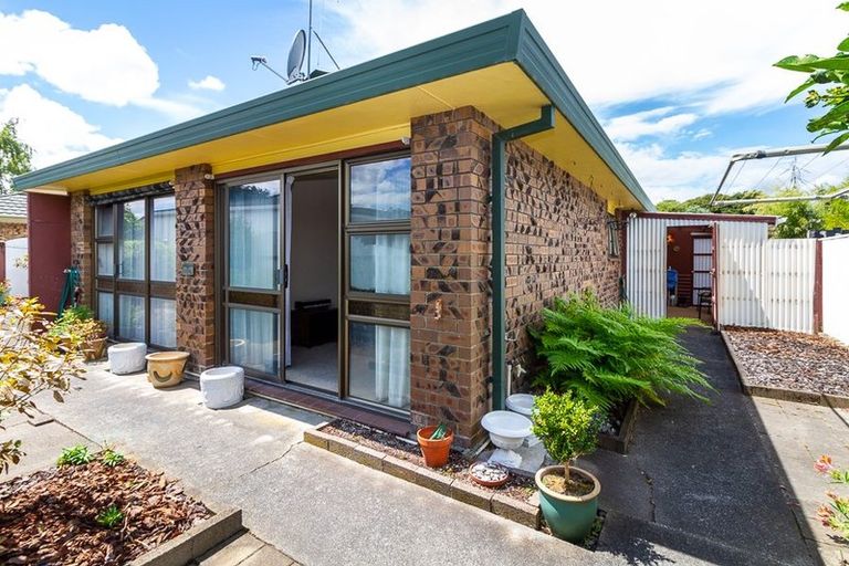 Photo of property in 15 Aintree Crescent, Awapuni, Palmerston North, 4412