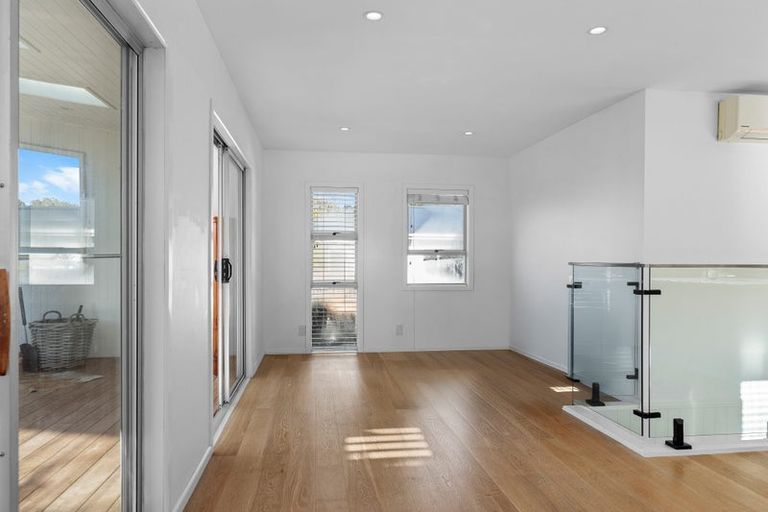 Photo of property in 679 Huia Road, Parau, Auckland, 0604