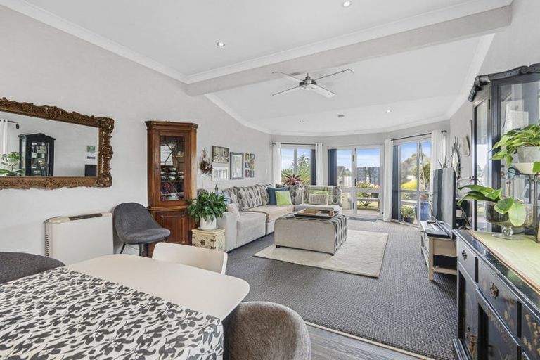 Photo of property in 3 Jensen Place, Frankleigh Park, New Plymouth, 4310