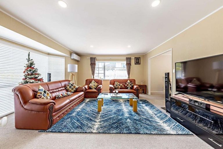 Photo of property in 147 Millhouse Drive, Golflands, Auckland, 2013