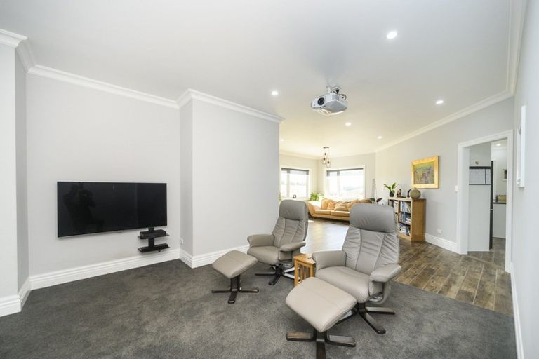 Photo of property in 52 Highland View Drive, Tokomaru, Palmerston North, 4474