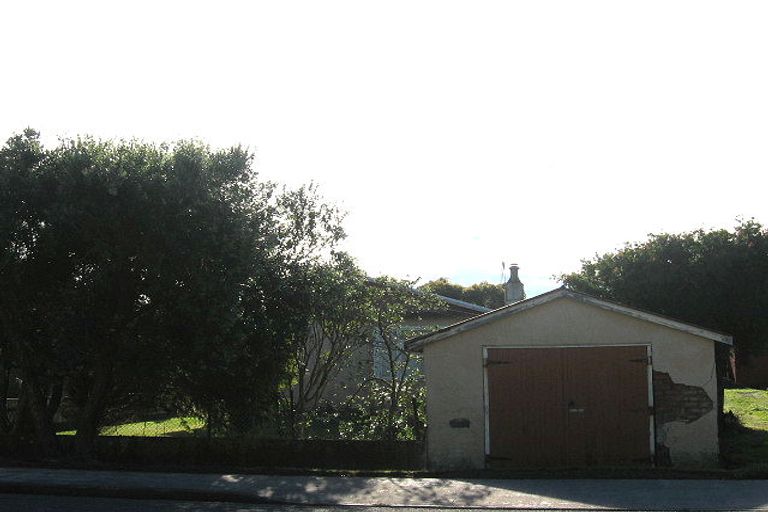 Photo of property in 16 Manuka Street, Otaki Beach, Otaki, 5512