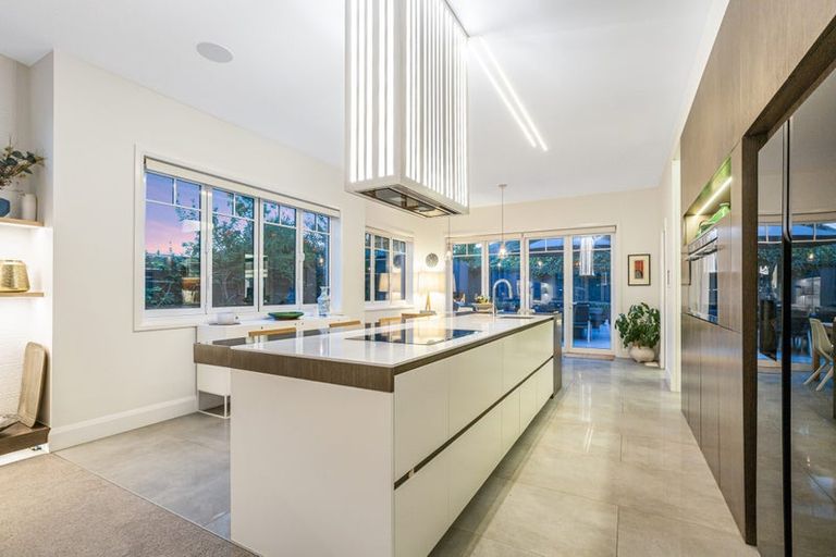 Photo of property in 15 Nikau Street, Eastbourne, Lower Hutt, 5013