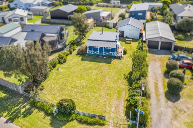 Photo of property in 10 Mahuri Street, Himatangi Beach, Foxton, 4891
