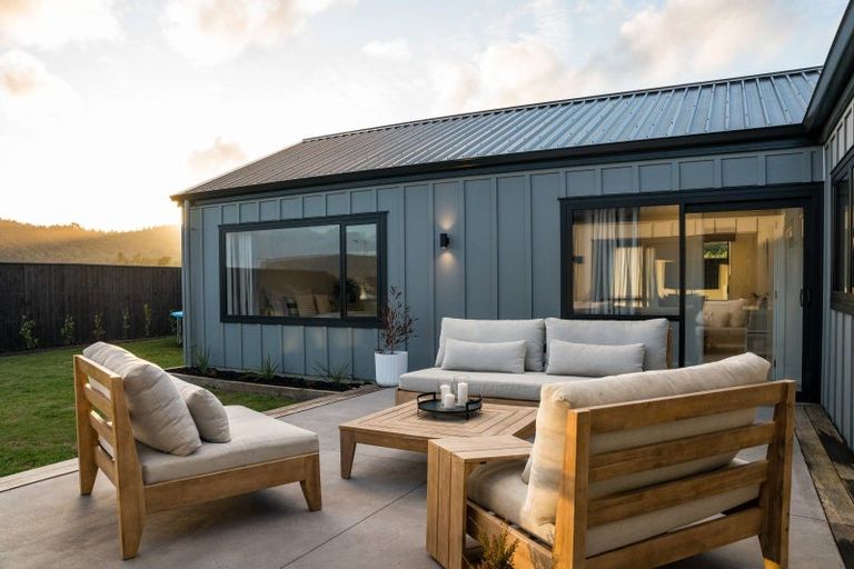 Photo of property in 2 Seven Oaks Drive, Kinloch, Taupo, 3377