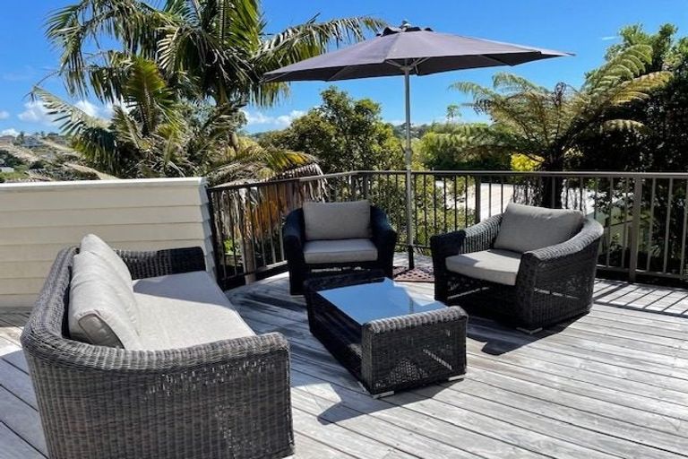 Photo of property in 1/86 Saddleback Rise, Murrays Bay, Auckland, 0630