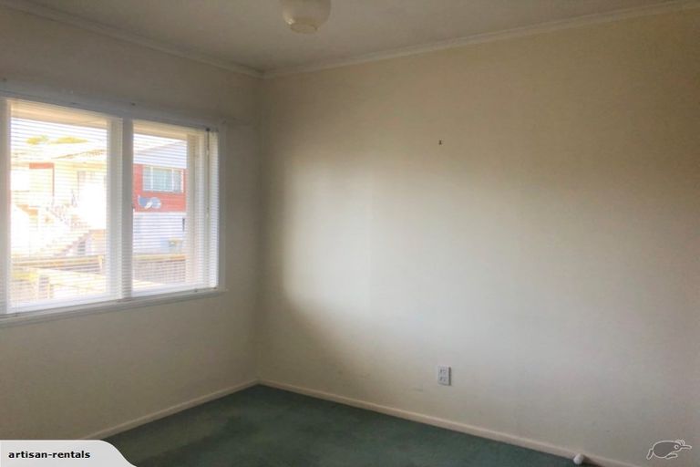 Photo of property in 1/56a Taharoto Road, Takapuna, Auckland, 0622