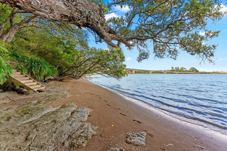 Photo of property in 31 Austin Road, Greenhithe, Auckland, 0632