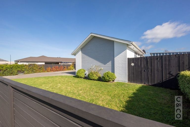 Photo of property in 30 Jelas Drive, Riverhead, 0820