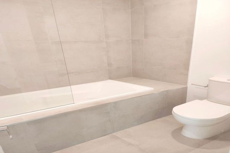 Photo of property in 14 Papai Lane, Massey, Auckland, 0614