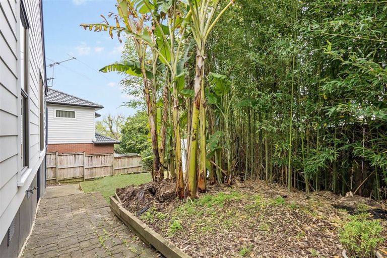 Photo of property in 70 Hutchinsons Road, Bucklands Beach, Auckland, 2014
