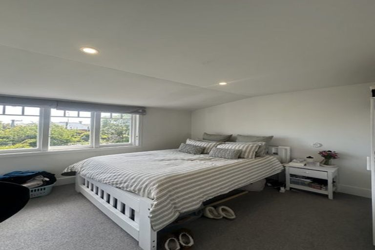 Photo of property in 33 Kotare Street, Fendalton, Christchurch, 8041