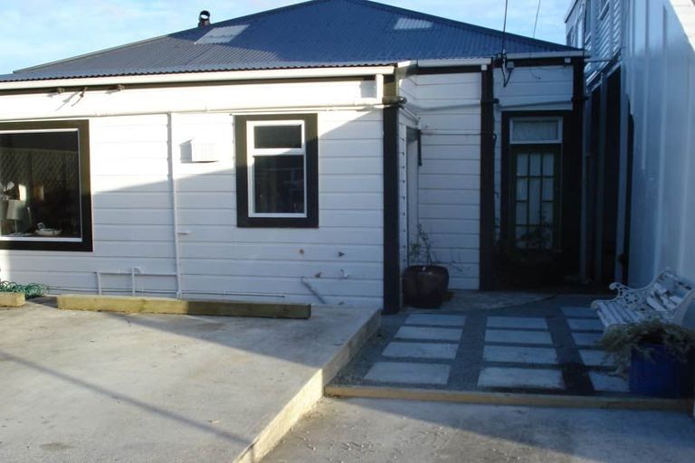 Photo of property in 8 Shannon Street, Mount Victoria, Wellington, 6011