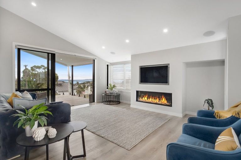 Photo of property in 167 Sandspit Road, Shelly Park, Auckland, 2014