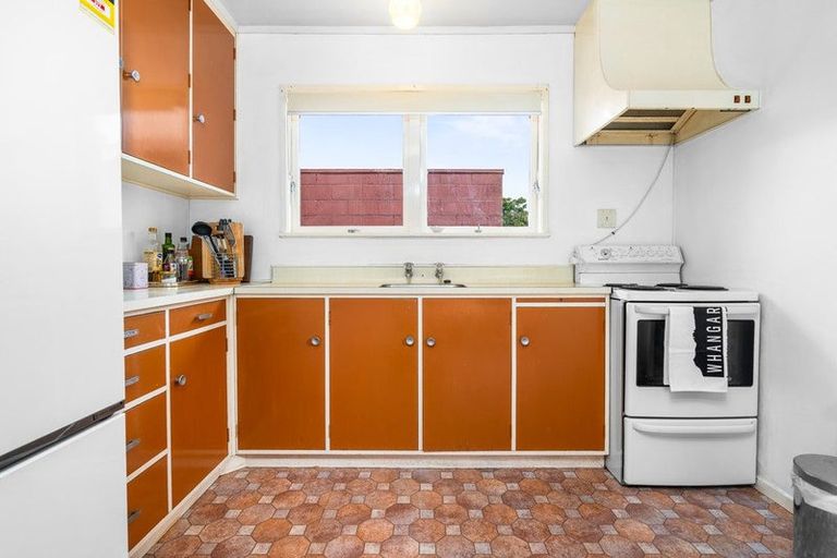 Photo of property in 2/92 Mill Road, Kensington, Whangarei, 0112