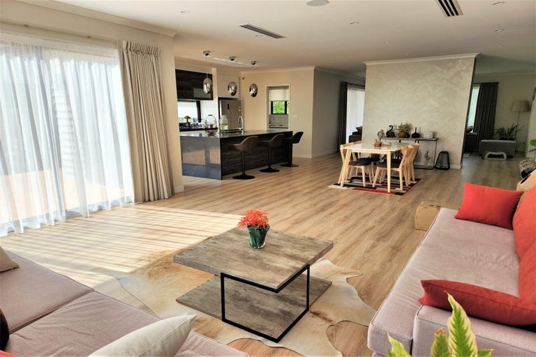 Photo of property in 9 David Rogers Lane, Swanson, Auckland, 0614