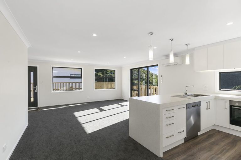Photo of property in 1 Rarangi Way, Owhiro Bay, Wellington, 6023