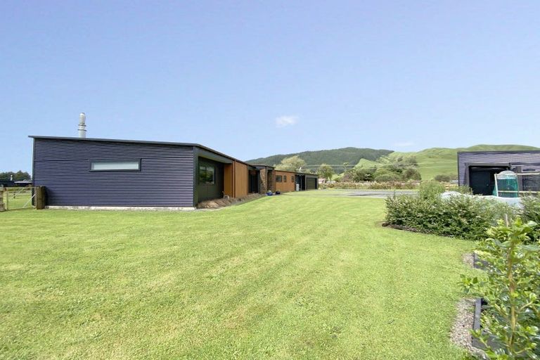 Photo of property in 152 Gladstone Road, Levin, 5571