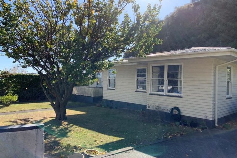 Photo of property in 51 Burns Road, Hospital Hill, Napier, 4110