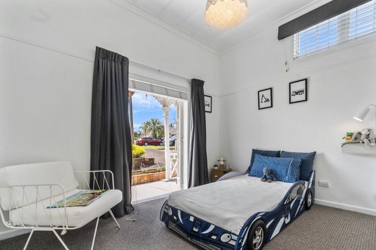 Photo of property in 1/3 Aramoana Avenue, Devonport, Auckland, 0624