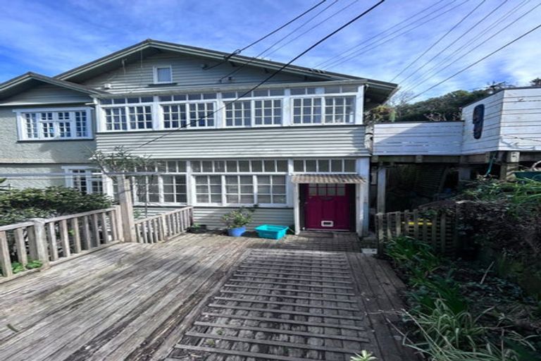 Photo of property in 145 Kelburn Parade, Kelburn, Wellington, 6012