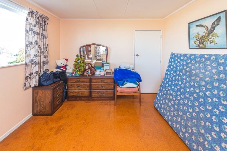 Photo of property in 21 Gibbons Crescent, Castlecliff, Whanganui, 4501