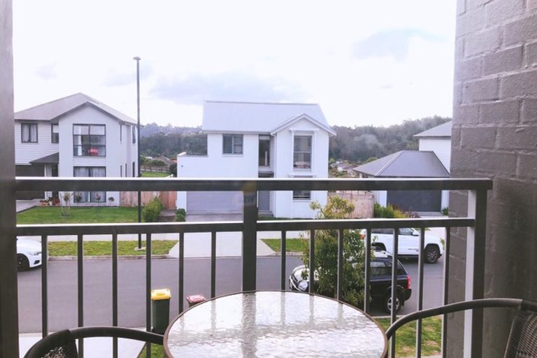 Photo of property in 68 Mackay Drive, Greenhithe, Auckland, 0632