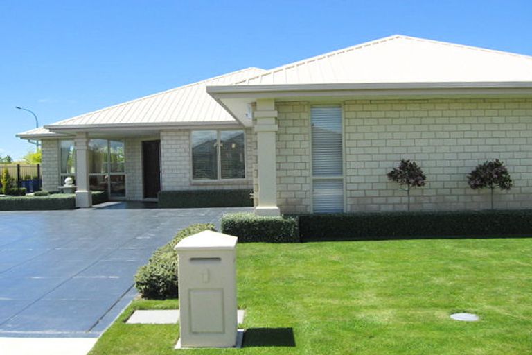 Photo of property in 1 Jasper Place, Northwood, Christchurch, 8051