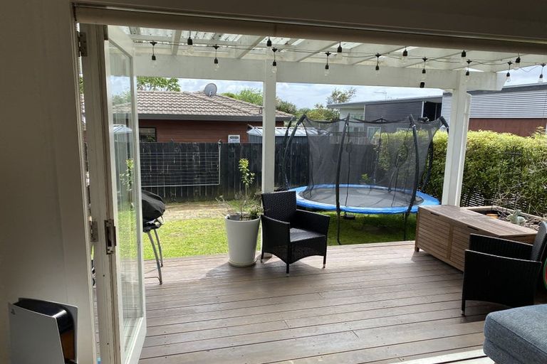 Photo of property in 1/135 Onewa Road, Northcote, Auckland, 0627