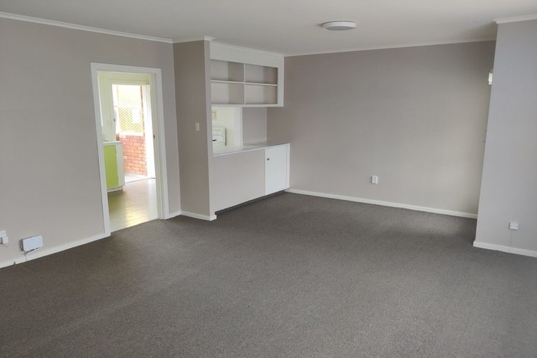 Photo of property in 2/21 Trentham Road, Papakura, 2110