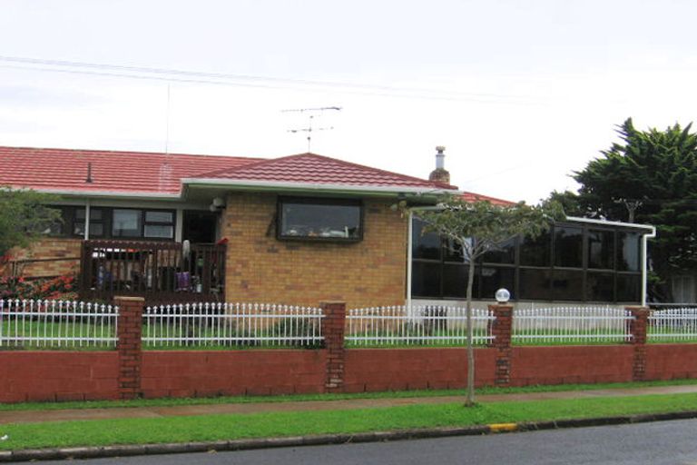 Photo of property in 61 Tiraumea Drive, Pakuranga, Auckland, 2010