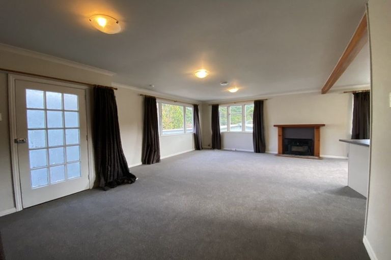 Photo of property in 89 Waikawa Road, Picton, 7220
