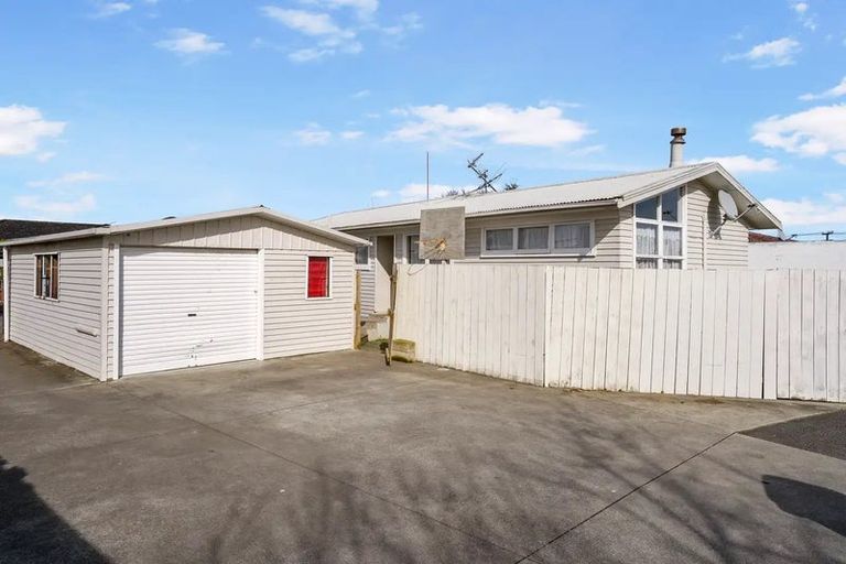 Photo of property in 44b Kelvin Road, Papakura, 2110