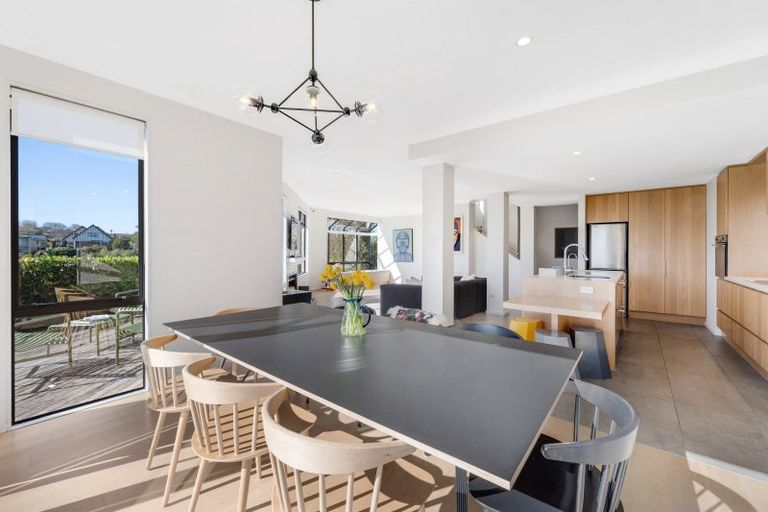 Photo of property in 27b Tamaki Bay Drive, Pakuranga, Auckland, 2010