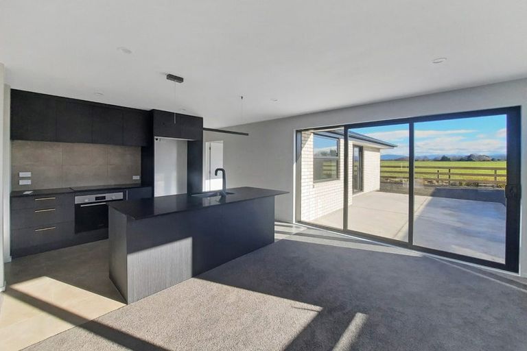 Photo of property in 27 Mehrtens Crescent, Woodend, 7691